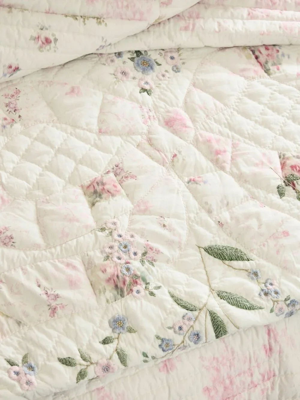 LoveShackFancy x Pottery Barn NWT Floral Bow Patchwork Embroidered Quilt KING